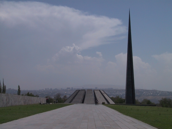 Erevan, il monumento al genocidio