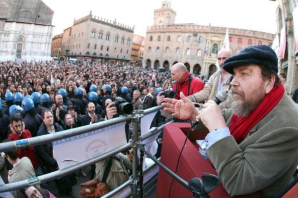Bologna, aprile 2008: uno grasso ed italiano su un palco